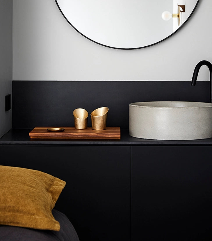 Massages to relax your busy mind, to close the shutters and settle the soul.